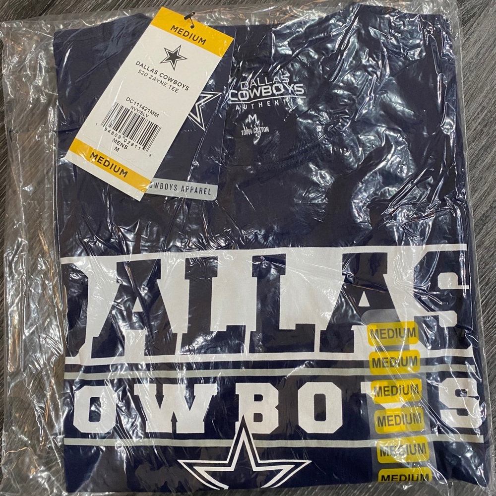 Cowboys T-shirt size M brand new.